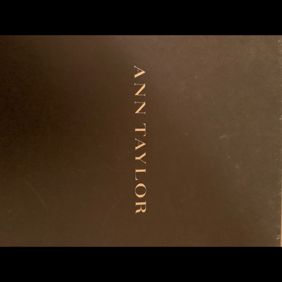 Ann Taylor Heels Like New - Picture 5 of 5